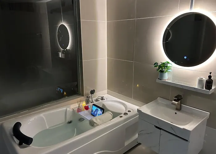 Relaxing Muji Retreat With Jacuzzi, Retro Games, Mrt