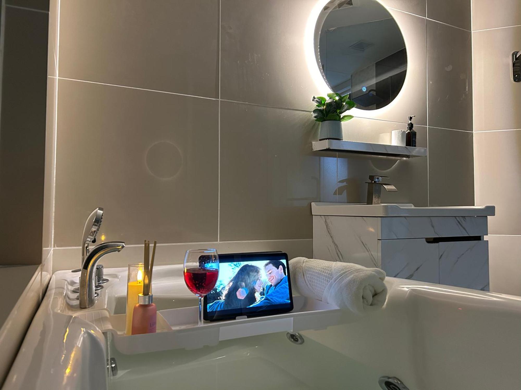 Relaxing Muji Retreat With Jacuzzi, Retro Games, Mrt Kuala Lumpur